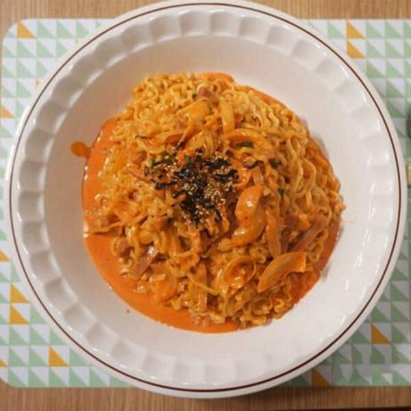 Samyang Buldak Cream Carbonara Hot Chicken Flavor Ramen Pack of 5 - Image 3